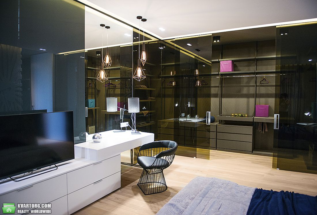 Buy 5-room apartment. Киев, Драгомирова ул. — photo 2