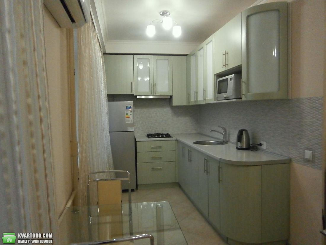Rent out 2-room apartment. Киев,  Леси Украинки бул — photo 4