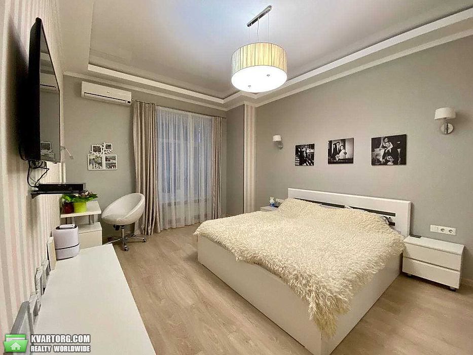 Rent out 2-room apartment. Киев, Днепровская наб — photo 1