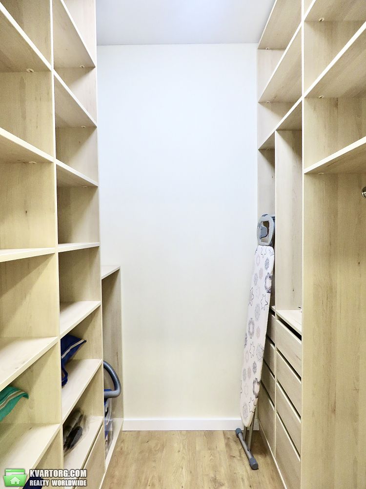 Rent out 2-room apartment. Киев, Набережно-Рибальська — photo 7