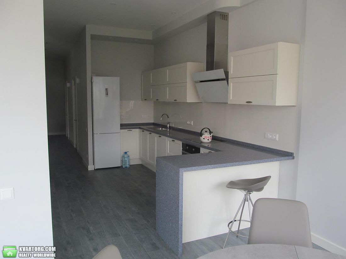 Rent out 3-room apartment. Киев,  Кловский спуск — photo 3