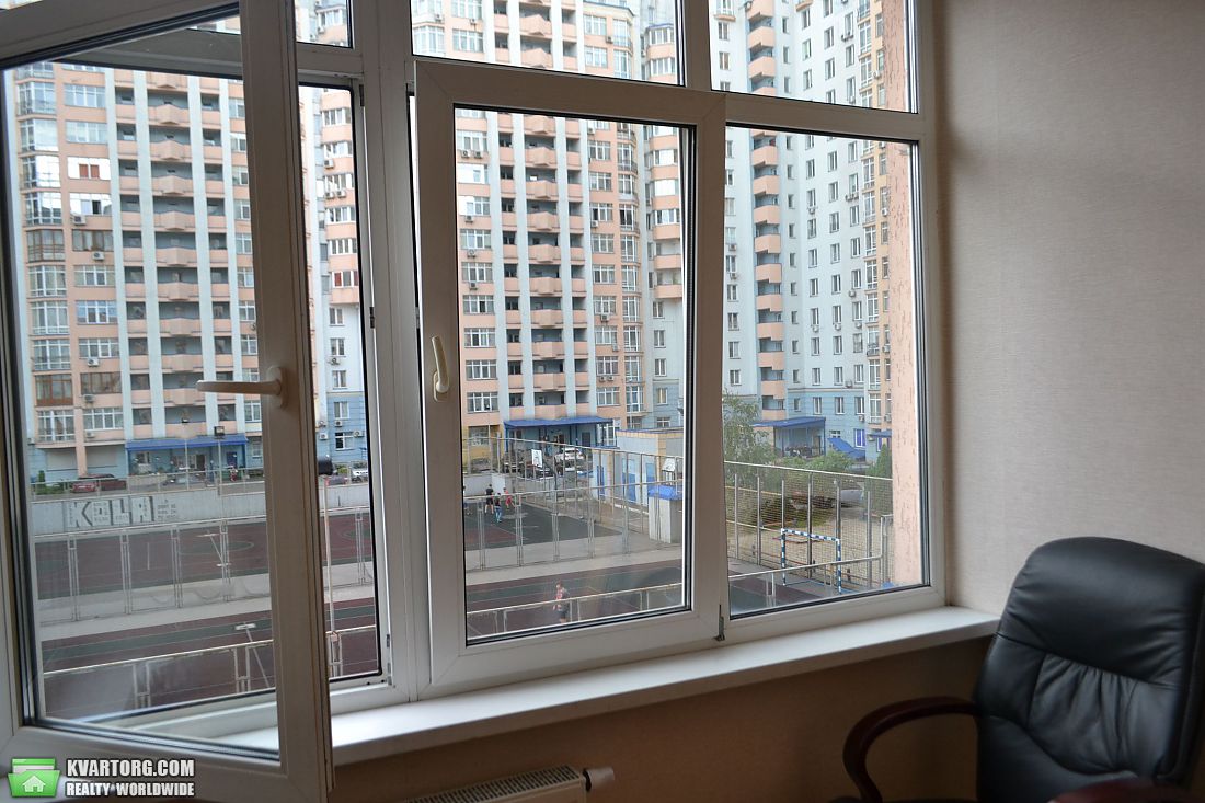 Rent out 2-room apartment. Киев,  Ломоносова — photo 3