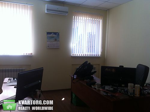 Rent out office. Киев, Межигорская — photo 1