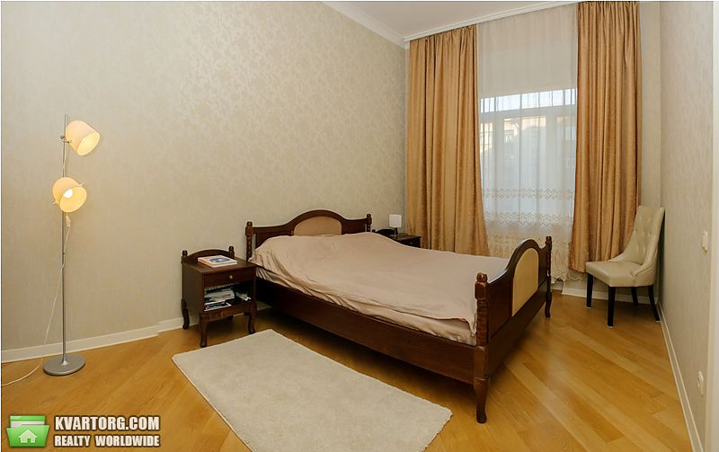 Rent out 4-room apartment. Киев,  Институтская — photo 1
