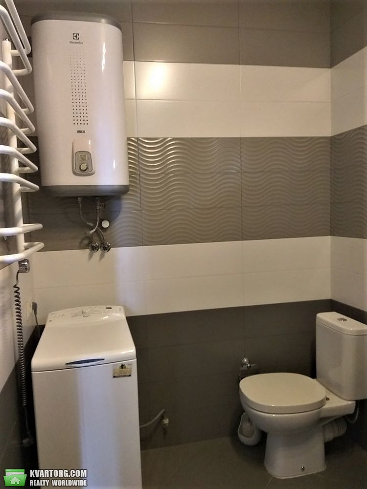 Rent out 1-room apartment. Киев, Жилянська — photo 10