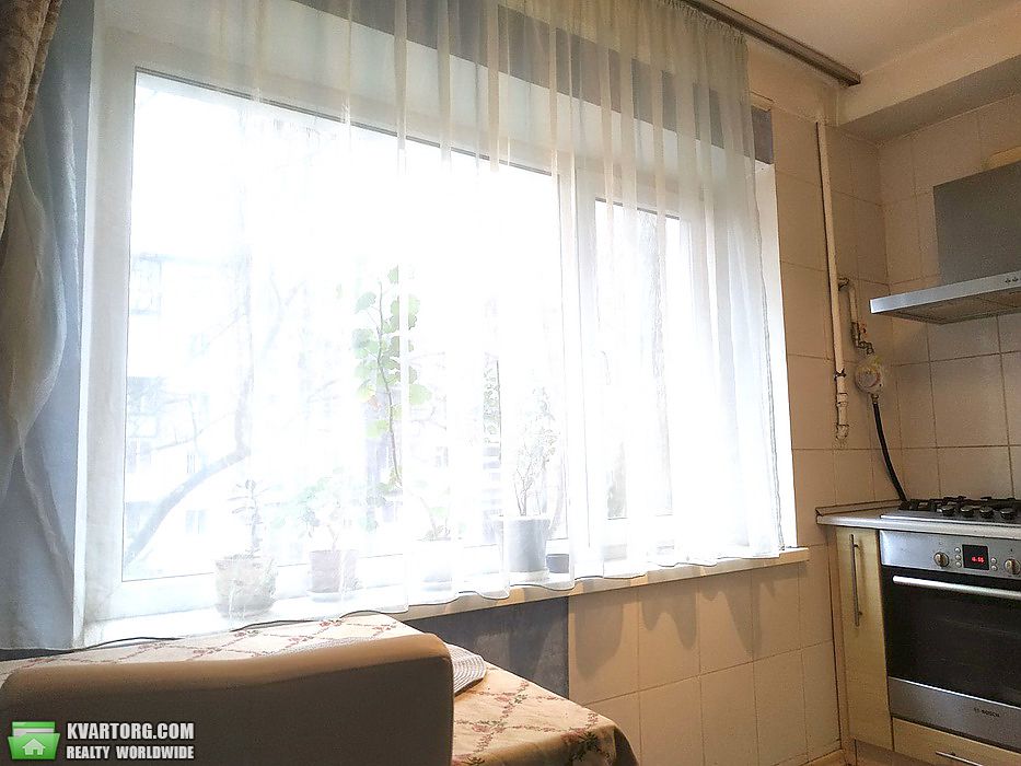 Rent out 2-room apartment. Киев,  Гната Юры — photo 4