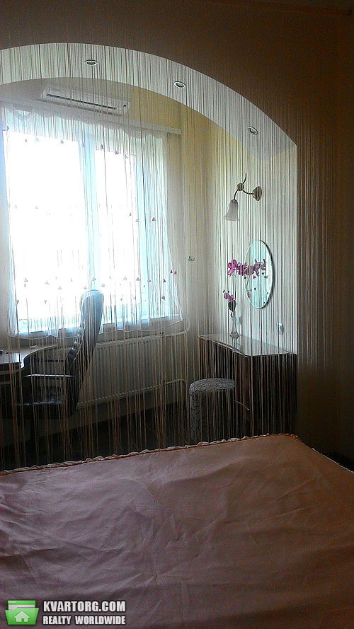 Rent out 3-room apartment. Киев,  Соломенская — photo 4
