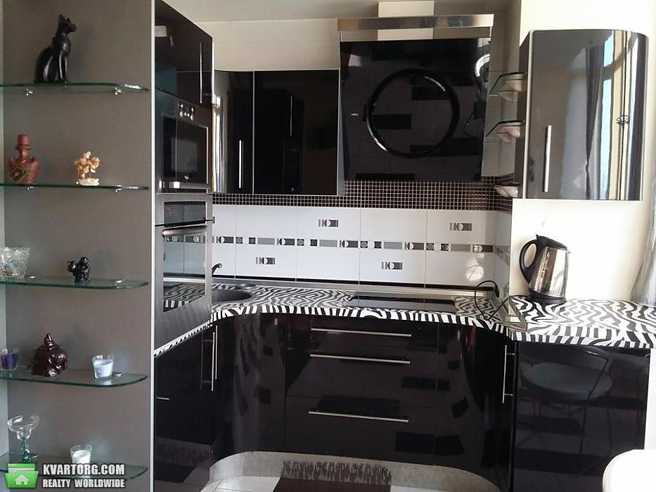 Rent out 2-room apartment. Киев,  Черновола — photo 4