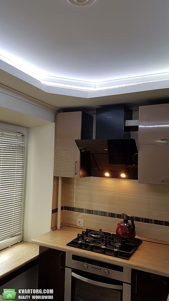 Rent out 2-room apartment. Киев,  Соломенская — photo 8