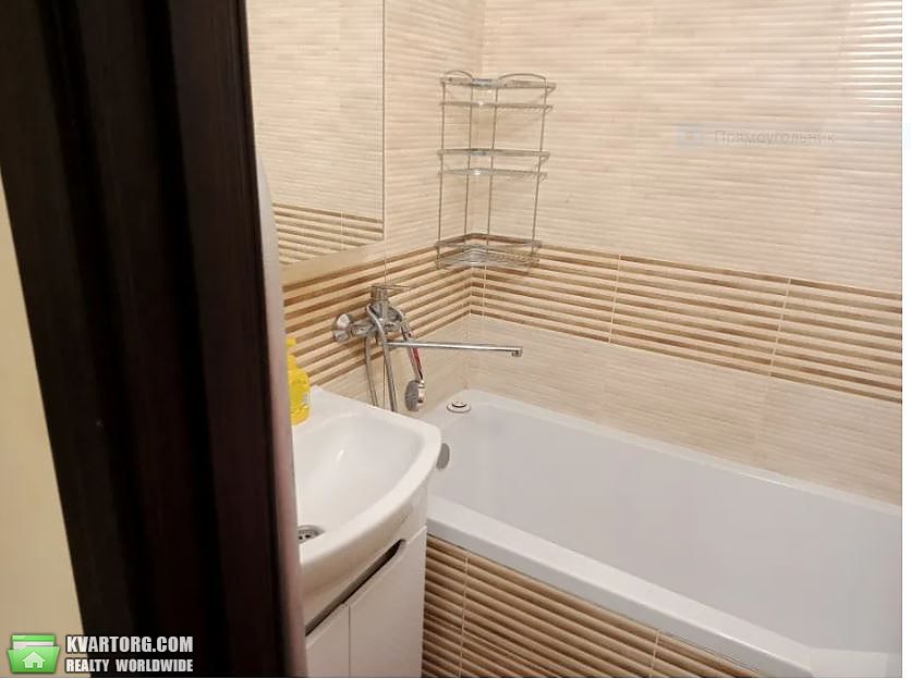 Rent out 2-room apartment. Киев,  Бажана — photo 3