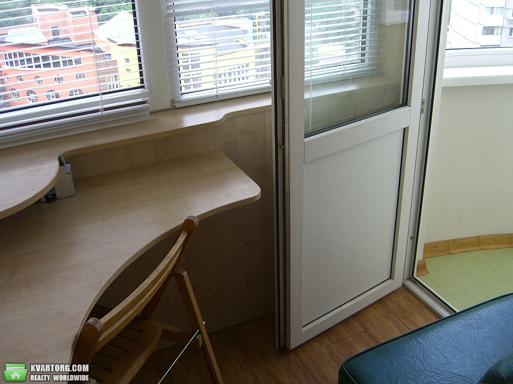 Rent out 1-room apartment. Киев,  Осенняя — photo 9