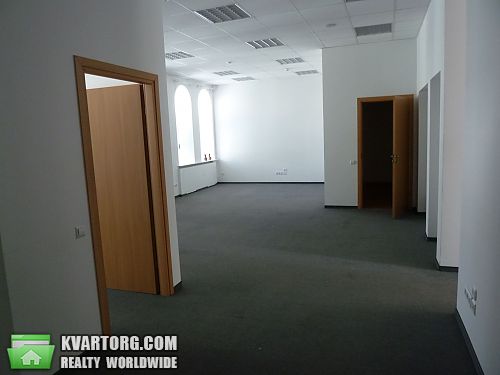 Rent out office. Киев, Жилянская — photo 3