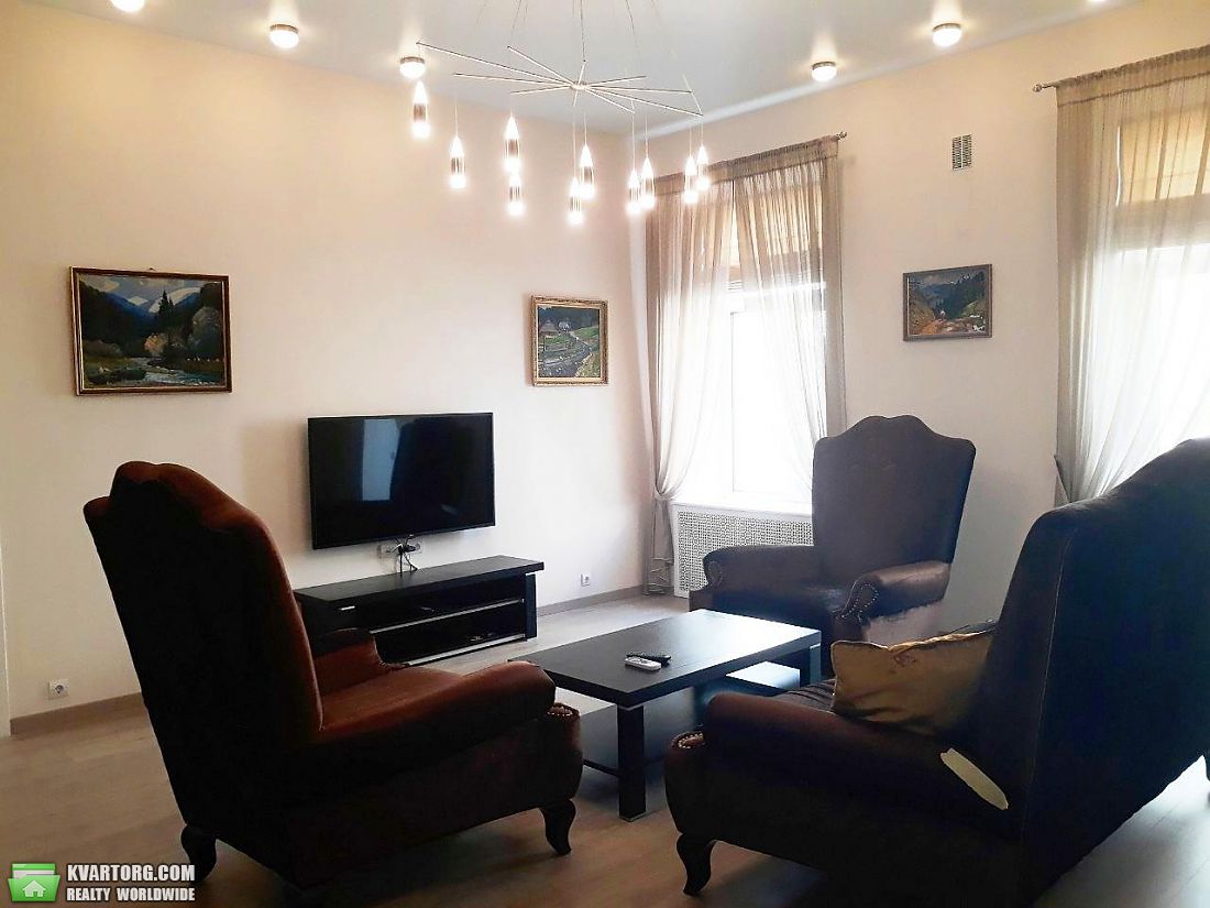 Rent out 2-room apartment. Киев,  Софиевская — photo 1