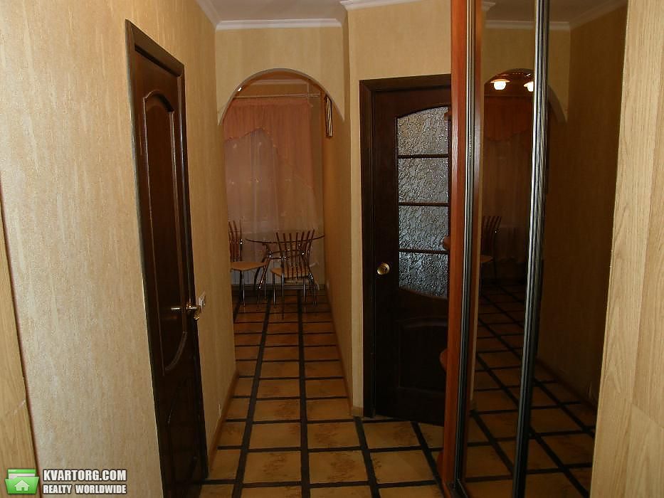 Sell 1-room apartment. Киев,  Жилянская — photo 1