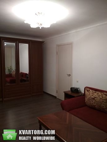 Rent out 2-room apartment. Киев,  Малокитаевская — photo 1