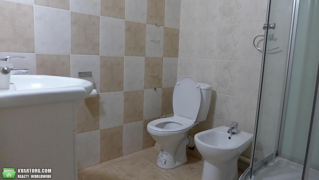 Rent out 3-room apartment. Киев, Гонты — photo 10