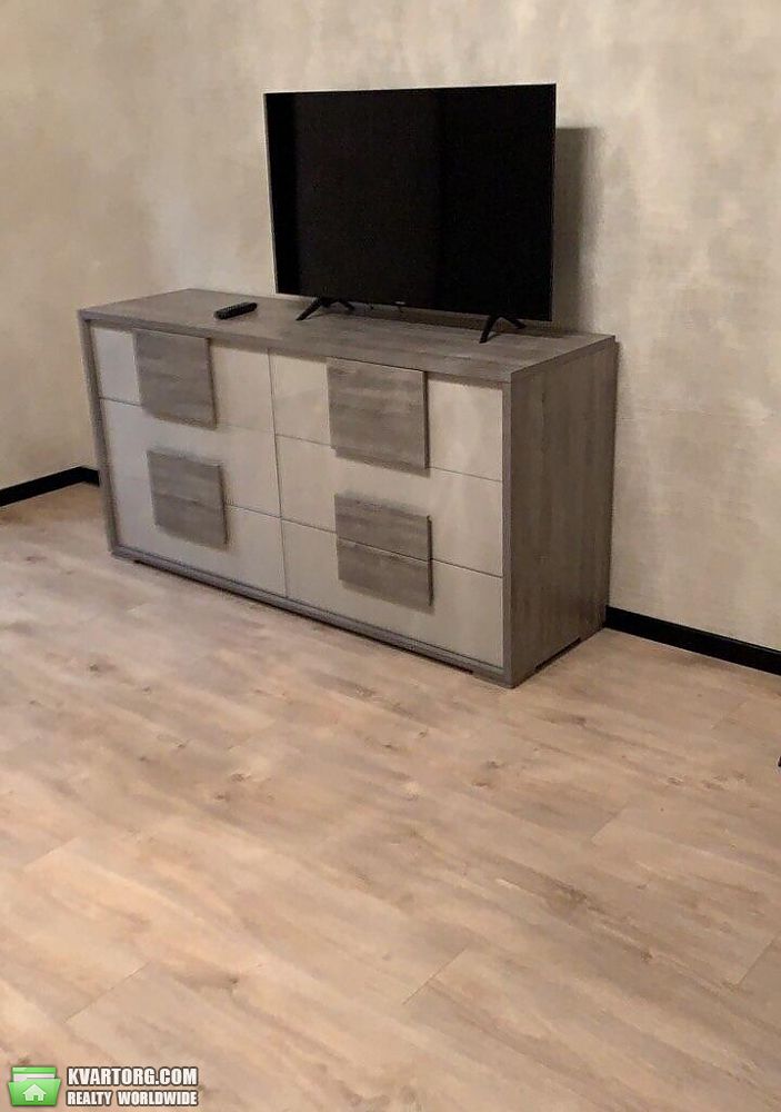 Rent out 2-room apartment. Киев,  Саперное поле — photo 2