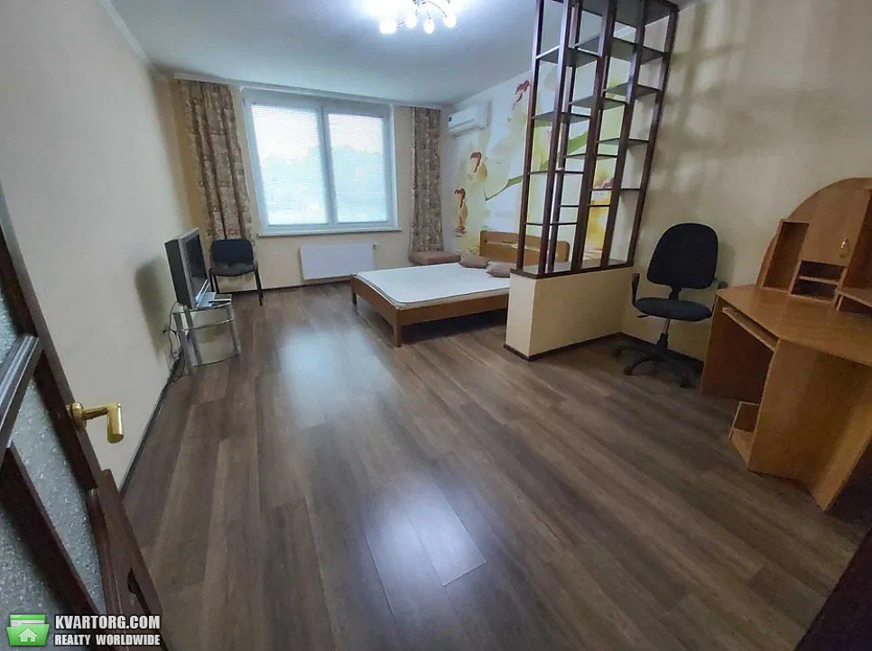 Rent out 1-room apartment. Киев, Лобановского просп. — photo 1