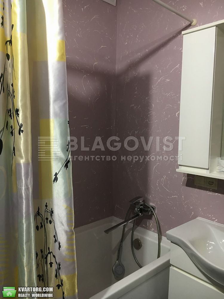 Rent out 3-room apartment. Киев,  Пчелки — photo 9