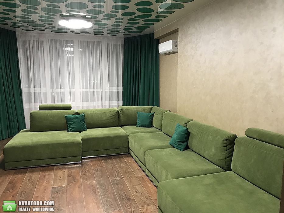 Rent out 3-room apartment. Киев,  Голосеевский пр — photo 1
