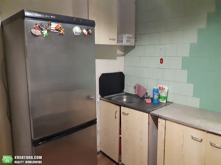 Rent out 2-room apartment. Киев, Приречная — photo 1