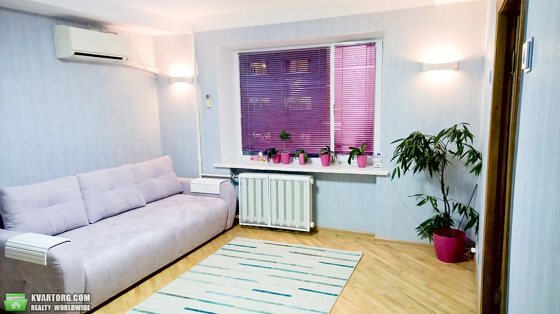 Sell 3-room apartment. Киев,  Победы пр — photo 1
