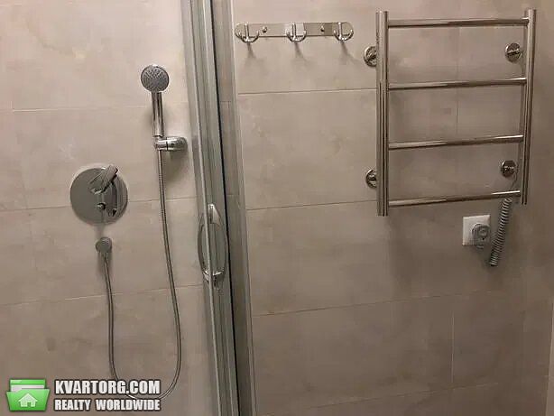Rent out 1-room apartment. Киев, Соборности — photo 4