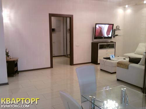 Rent out 2-room apartment. Киев, Жилянская — photo 6