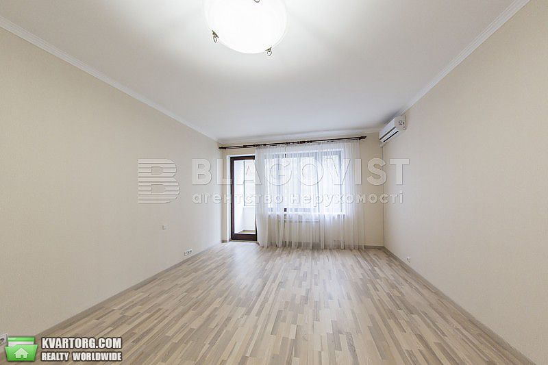 Rent out 4-room apartment. Киев,  Кропивницкого — photo 4