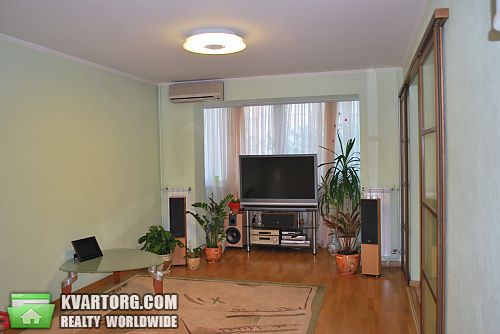 Sell 4-room apartment. Киев,  Радужная — photo 1