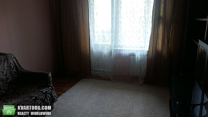 Rent out 1-room apartment. Киев,  Ревуцкого — photo 1