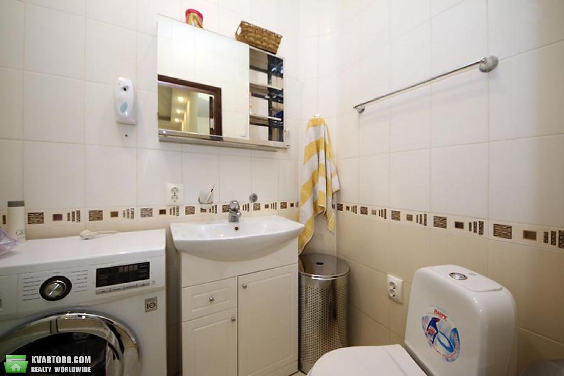 Rent out 2-room apartment. Киев,  Саксаганского — photo 4