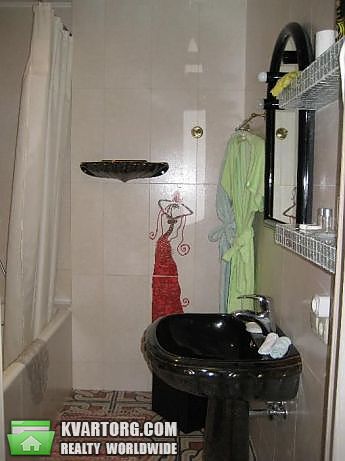Rent out 1-room apartment. Киев,  Кадетский Гай — photo 8