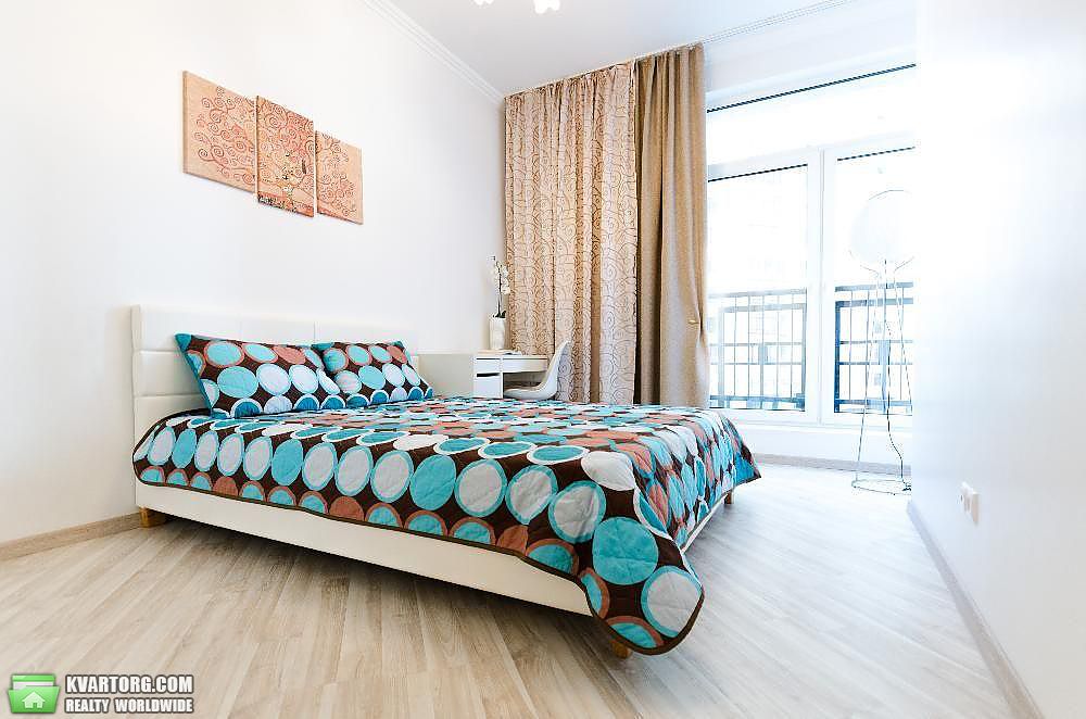 Rent out 3-room apartment. Киев,  Щорса — photo 4