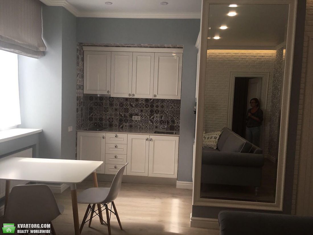 Rent out 2-room apartment. Киев,  Златоустовская — photo 4