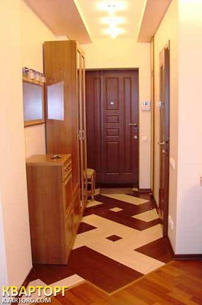 Rent out 2-room apartment. Киев,  Курская — photo 4