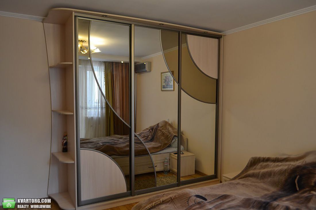 Rent out 2-room apartment. Киев,  Героев Обороны — photo 5
