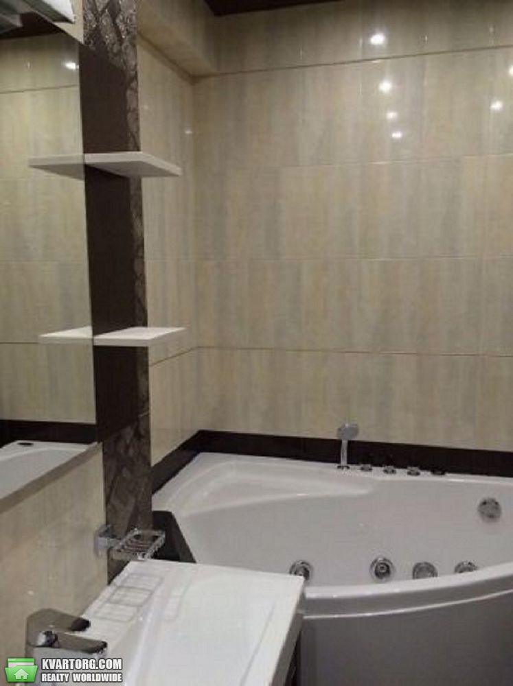 Rent out 3-room apartment. Киев, Ернста — photo 6