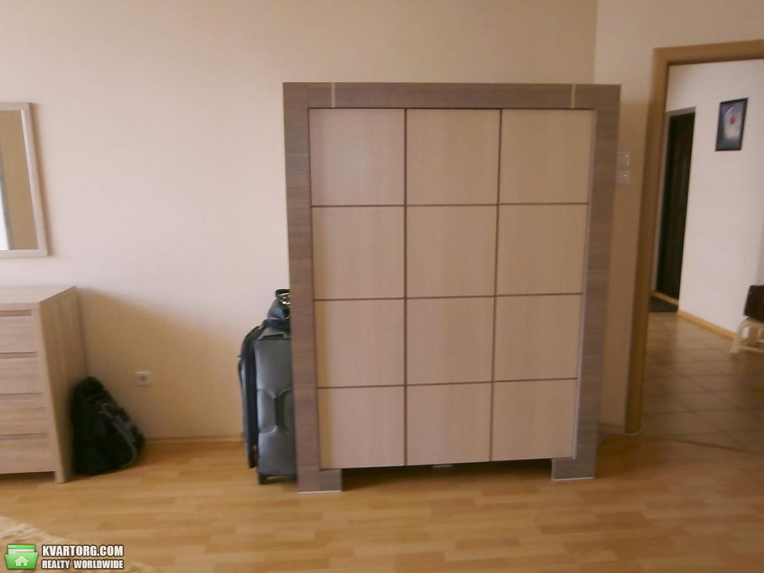 Rent out 2-room apartment. Киев,  Срибнокильская — photo 3