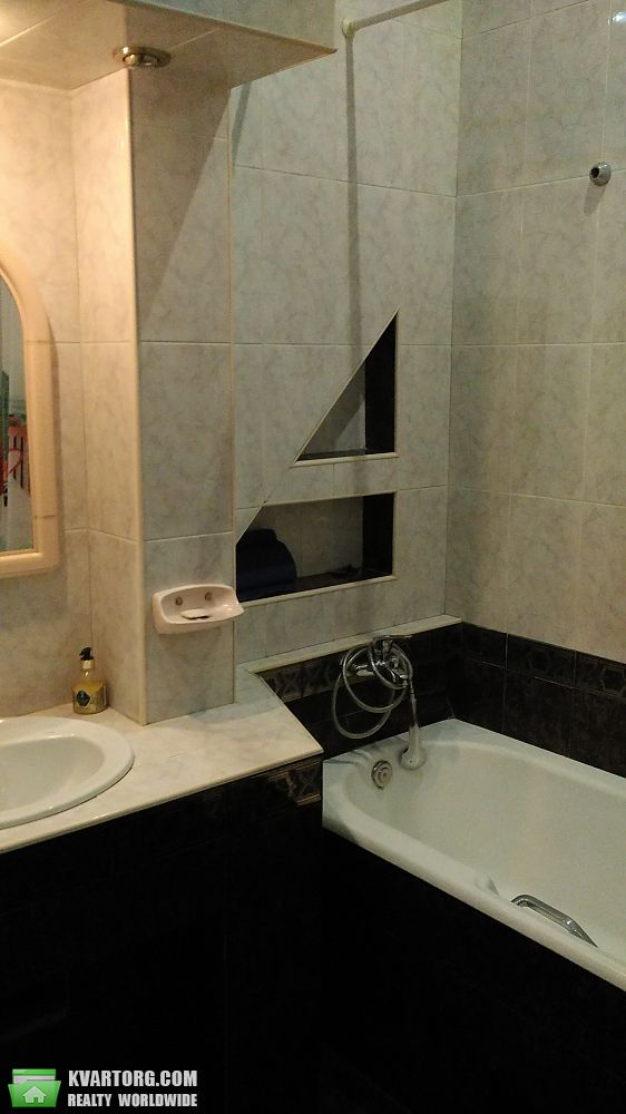Rent out 3-room apartment. Киев,  Владимирская — photo 9