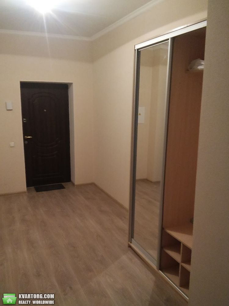 Rent out 1-room apartment. Киев,  Бударина — photo 4