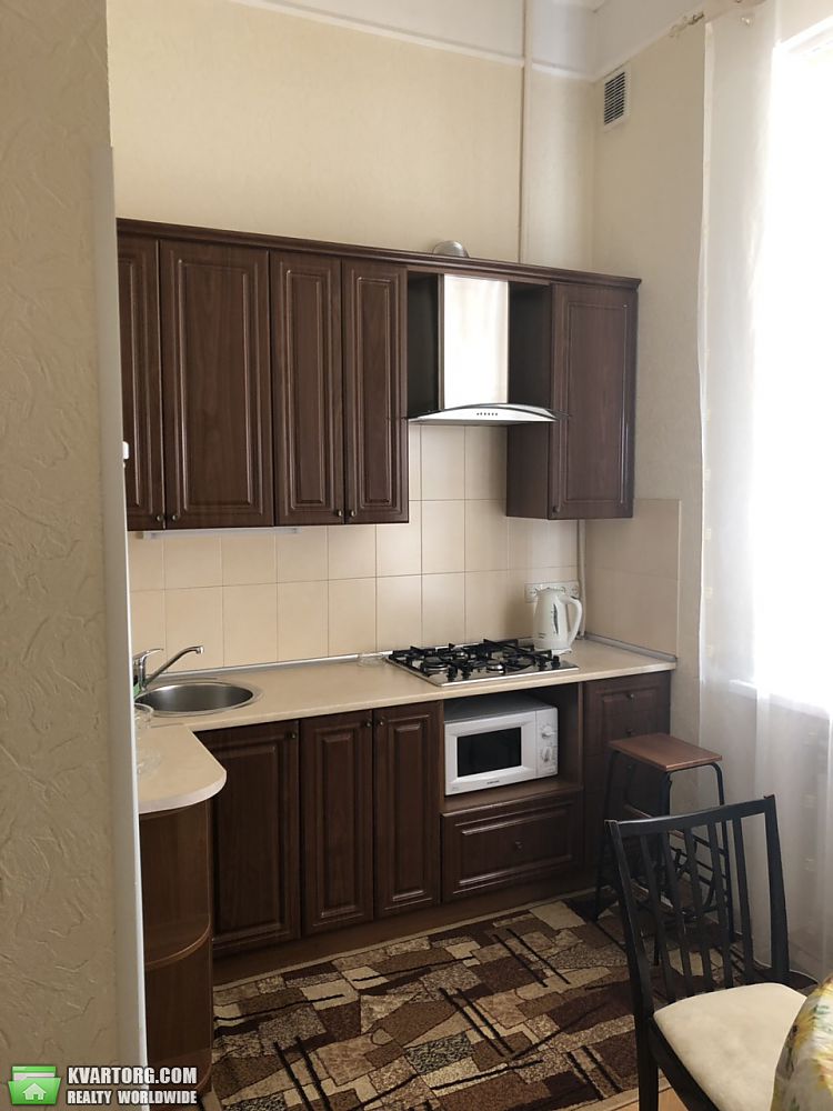 Rent out 1-room apartment. Киев,  Франко — photo 6