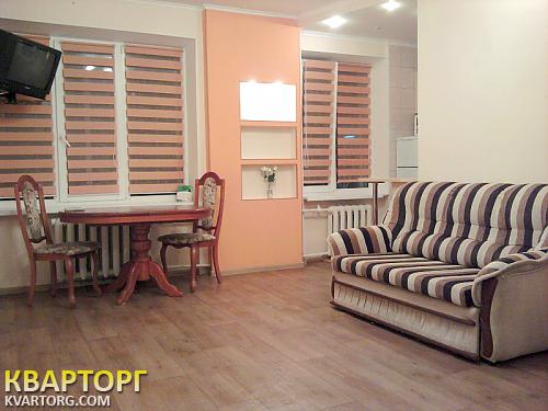 Rent out 3-room apartment. Киев,  Саратовская — photo 1