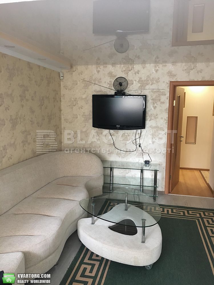 Rent out 2-room apartment. Киев, генерала Алмазова — photo 1