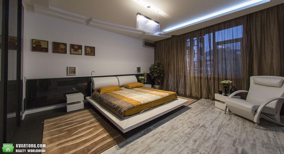 Rent out 4-room apartment. Киев,  Старонаводницкая — photo 3