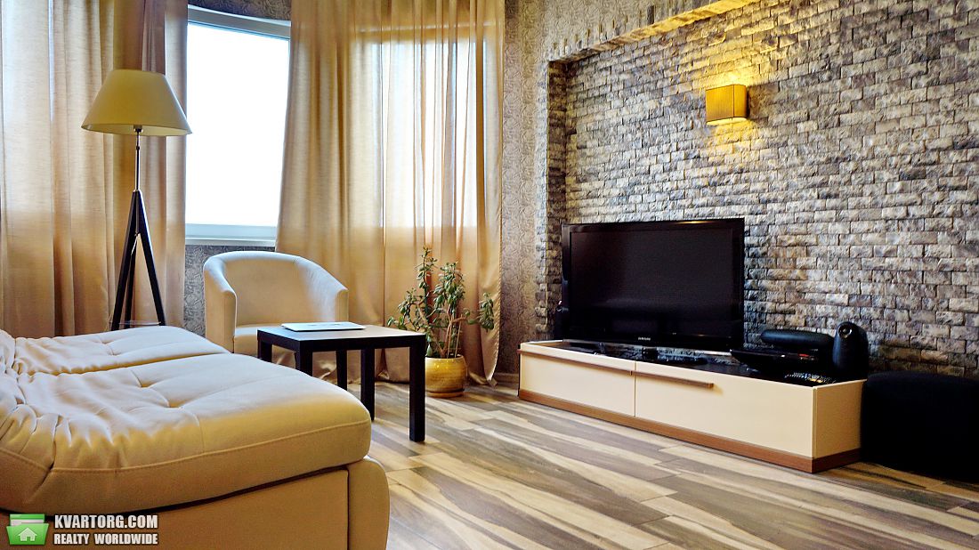 Rent out 3-room apartment. Киев,  Харьковское шоссе — photo 4