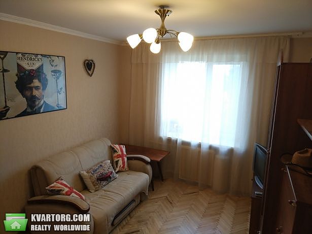 Rent out 3-room apartment. Киев,  Почайнинская — photo 9