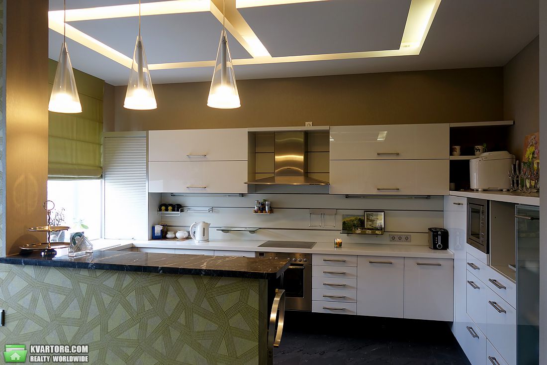 Rent out 3-room apartment. Киев,  Дмитриевская — photo 1