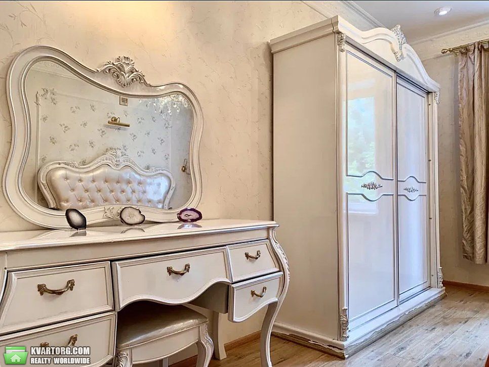 Rent out 2-room apartment. Киев,  Антоновича — photo 1