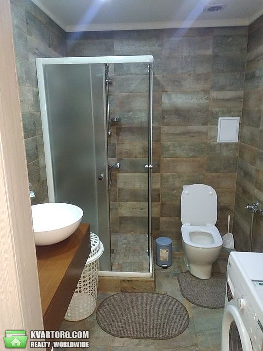 Rent out 3-room apartment. Киев,  Бажана — photo 9